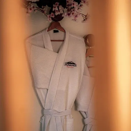 Apartment Nuit Romantique, Avec Jacuzzi Et Cinema Prive Au Design Japandi *